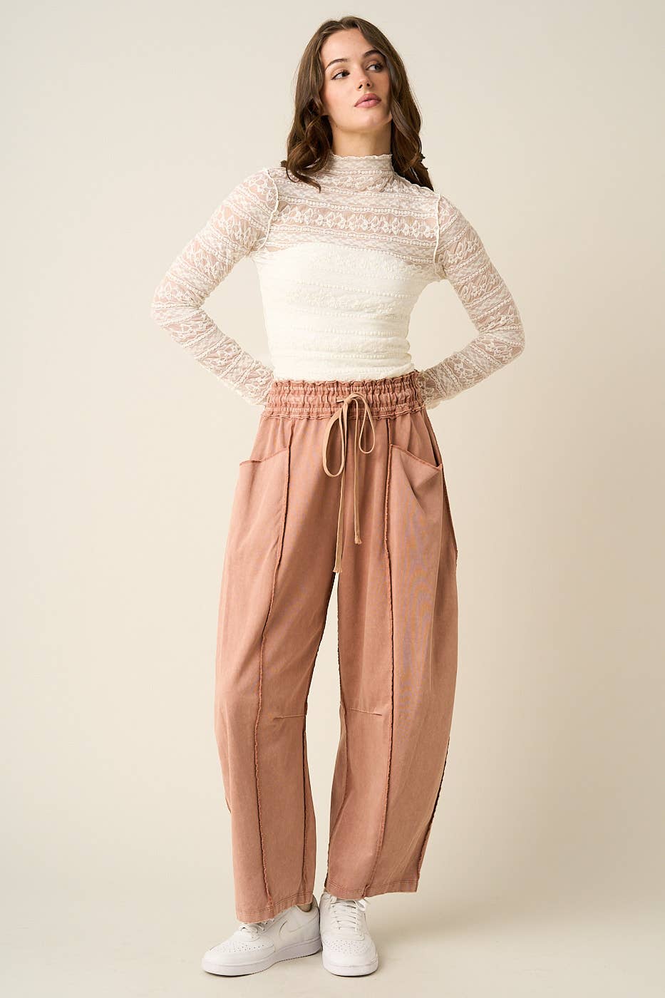 MINERAL WASH SEAM DETAIL PULL ON BARREL PANTS: HONEY GOLD / S-M-L(2-2-2)