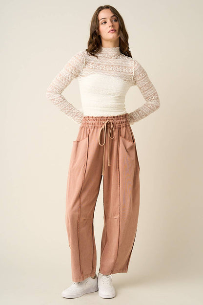 MINERAL WASH SEAM DETAIL PULL ON BARREL PANTS: HONEY GOLD / S-M-L(2-2-2)