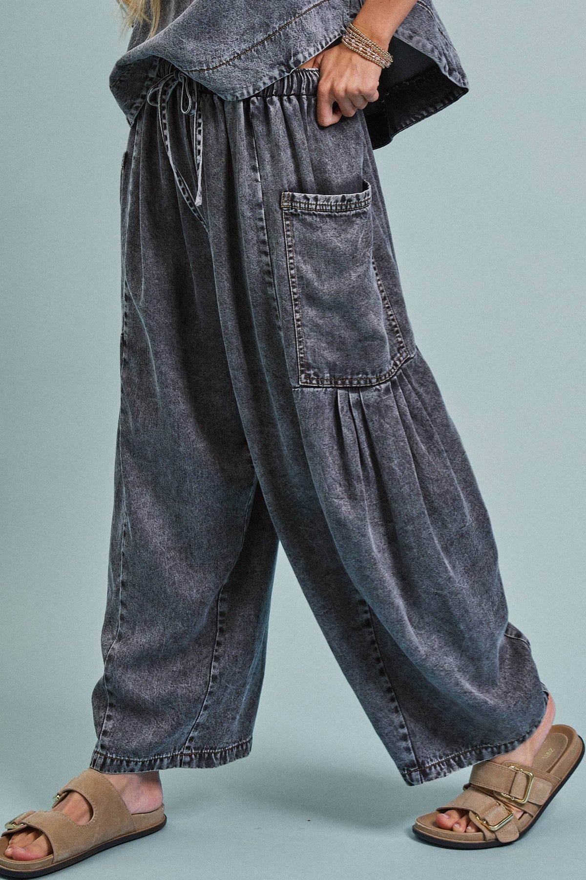 Washed Denim Utility Wide Leg Pants With Cargo Pockets: Pink / S-M-L