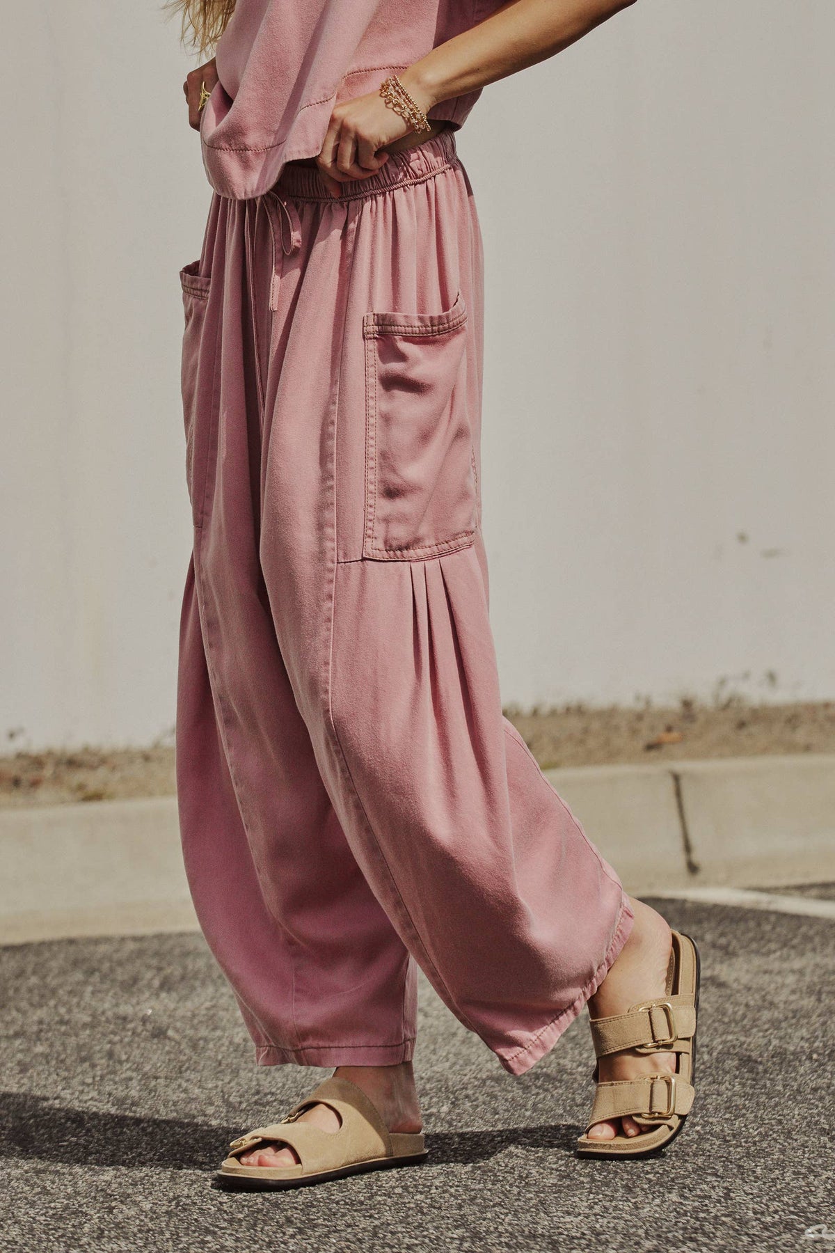 Washed Denim Utility Wide Leg Pants With Cargo Pockets: Pink / S-M-L