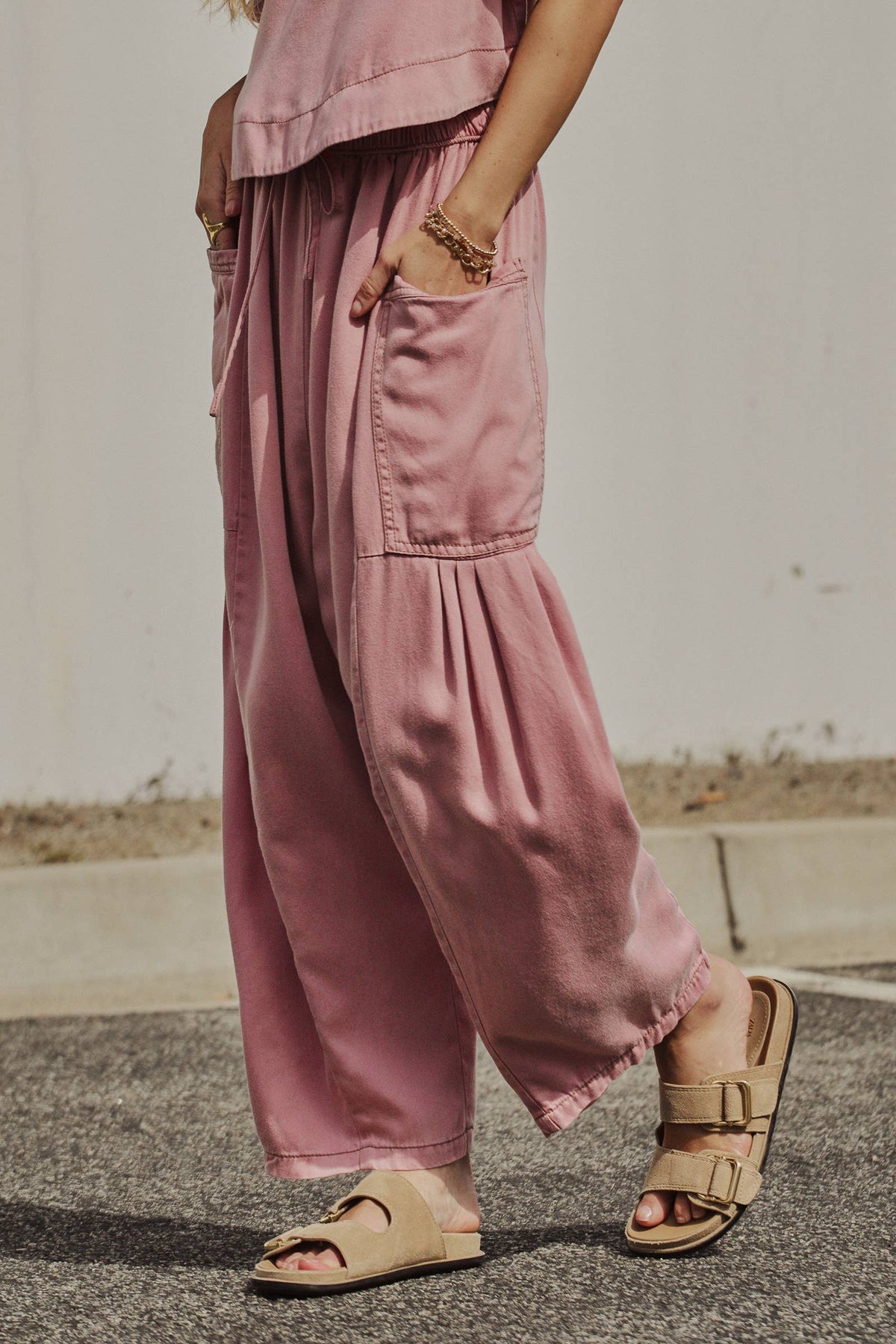 Washed Denim Utility Wide Leg Pants With Cargo Pockets: Pink / S-M-L