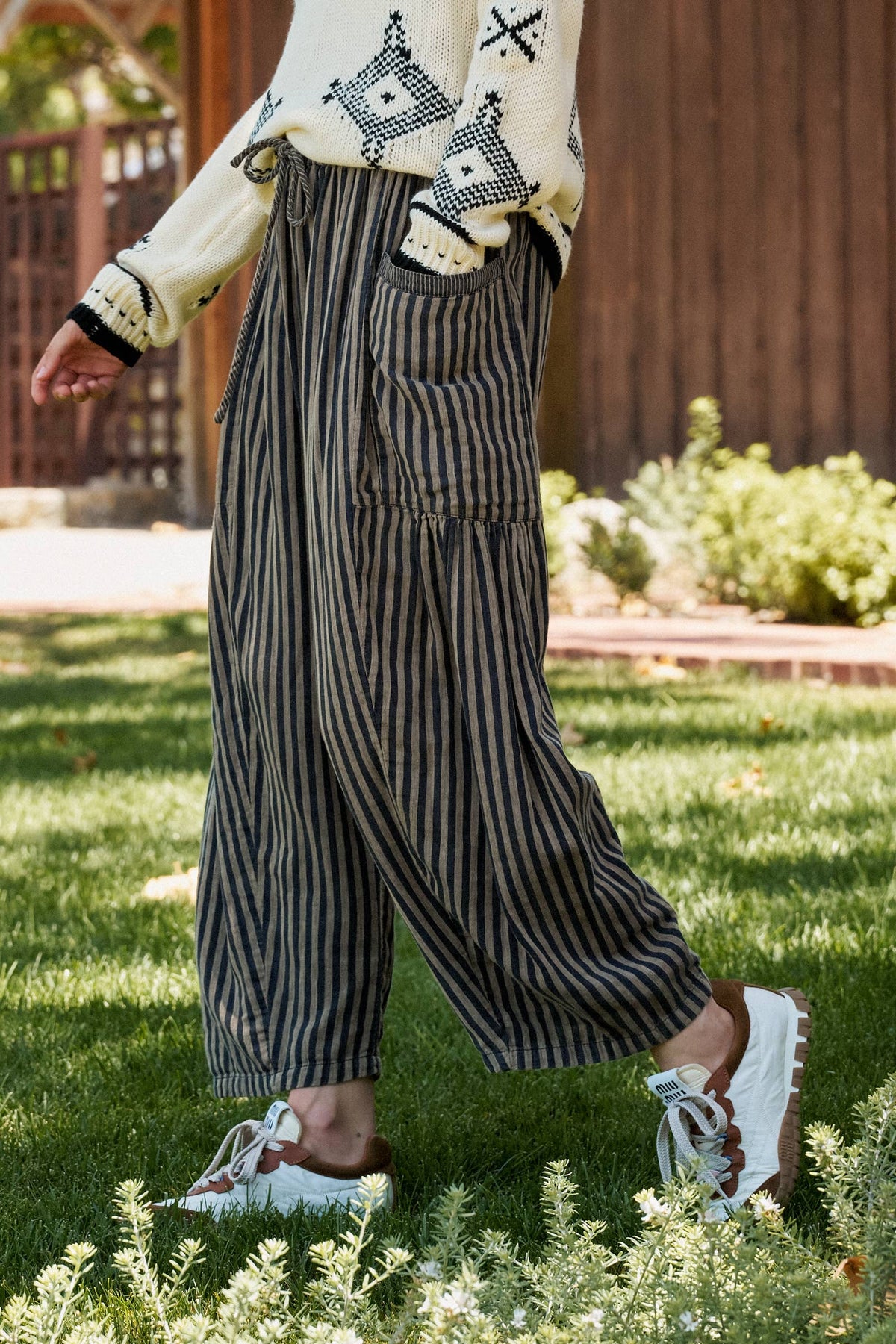 Striped Cotton Drawstring Harem Pants: Navy / S-M-L:2-2-2