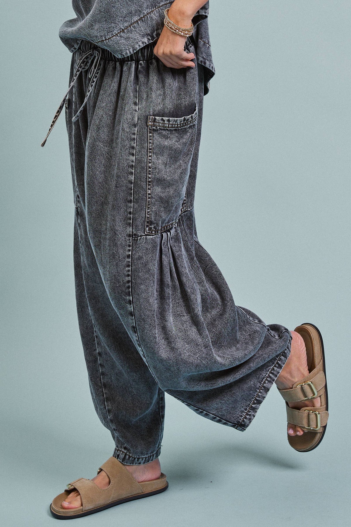 Washed Denim Utility Wide Leg Pants With Cargo Pockets: Pink / S-M-L