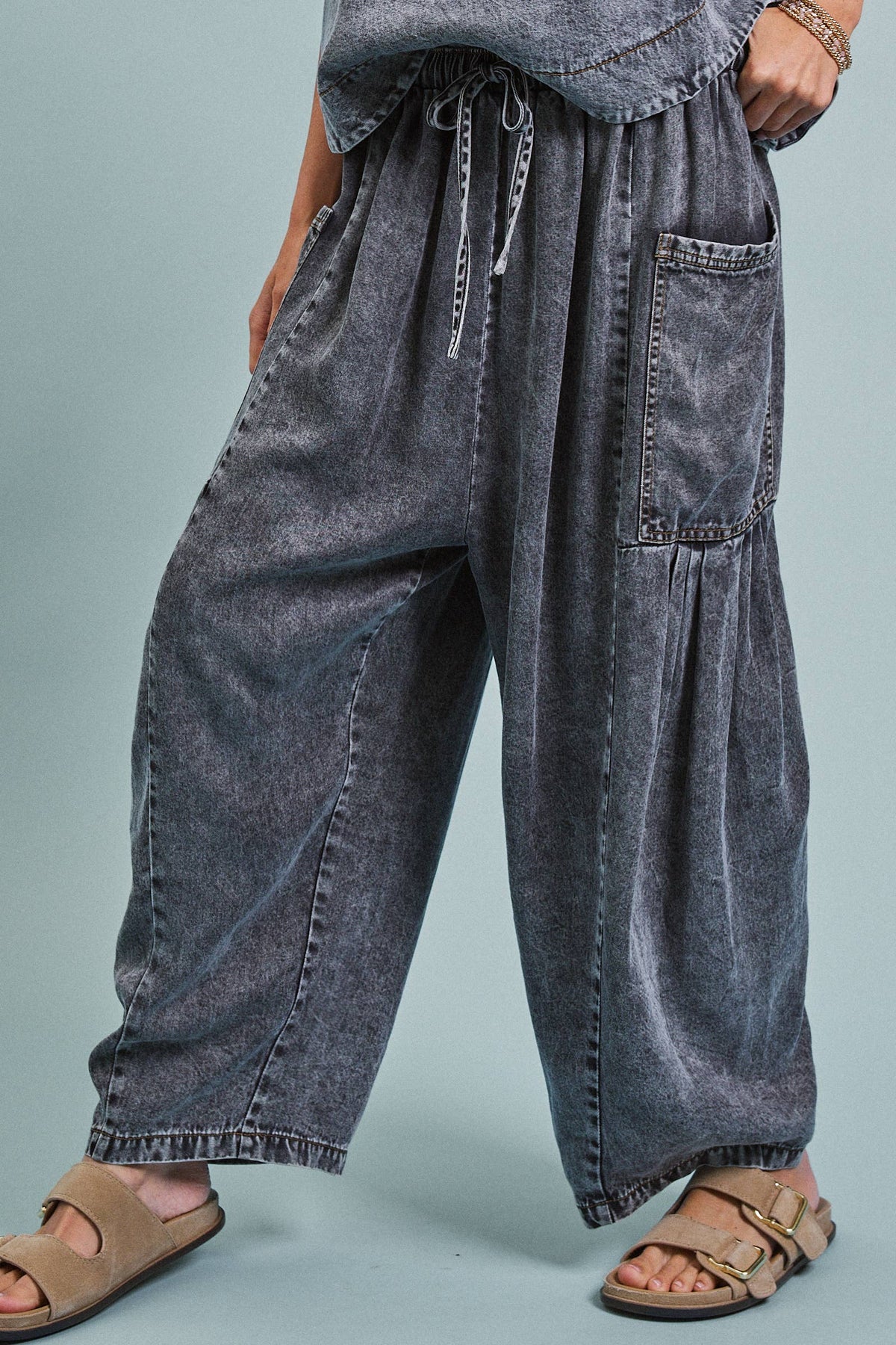 Washed Denim Utility Wide Leg Pants With Cargo Pockets: Pink / S-M-L