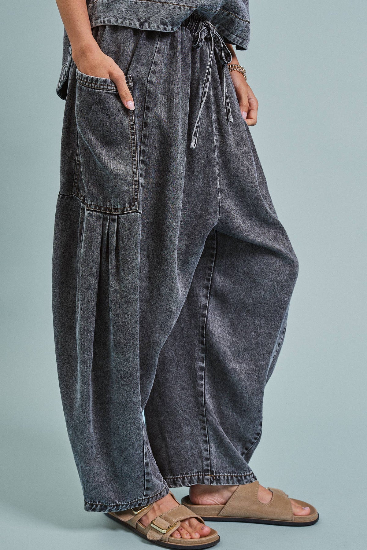 Washed Denim Utility Wide Leg Pants With Cargo Pockets: Pink / S-M-L